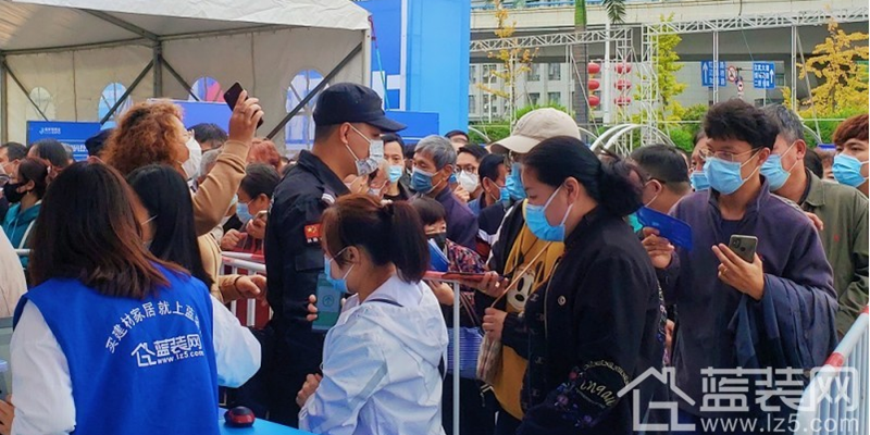 南京首届蓝装家博会已拉开帷幕，正在进行时